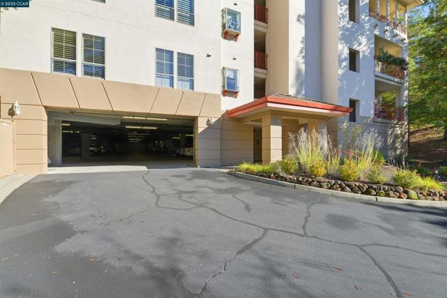 5913 Horsemans Canyon, Walnut Creek CA: https://media.crmls.org/mediaz/176c562b-487c-483a-9846-ea64d02e54b3.jpg