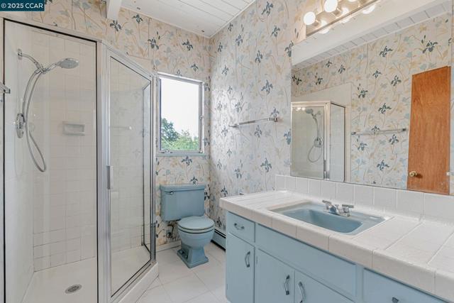 2435 Lunada Ln, Alamo CA: https://media.crmls.org/mediaz/176c83e0-05a6-431d-bfeb-b93f91b6b1cf.jpg