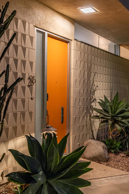 26 Lakeview Circle, Palm Springs CA: https://media.crmls.org/mediaz/176c8b11-fa50-4999-bedc-138d69405349.jpg
