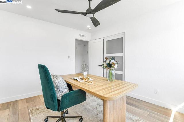8794 Wicklow Ln, Dublin CA: https://media.crmls.org/mediaz/176cd99d-3730-4593-a606-9046247f5fda.jpg