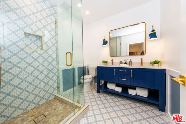 1441 Livonia Avenue, Los Angeles CA: https://media.crmls.org/mediaz/176cdd04-d10b-4dfc-b456-5d69ec56f4d2.jpg