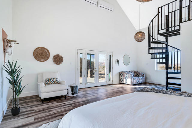 59800 Onaga Trail, Joshua Tree CA: https://media.crmls.org/mediaz/176d2d45-a0df-4d18-b4ae-541d5e1c7df0.jpg