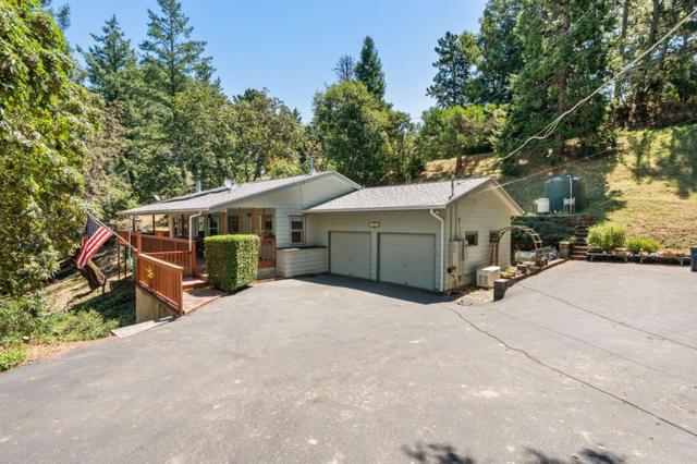 24905 Skyland Road, Los Gatos CA: https://media.crmls.org/mediaz/176d71f5-bdc0-4688-b9d4-e77b3fab2c91.jpg