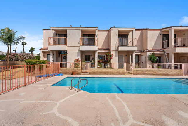 401 E Vista Chino, Palm Springs CA: https://media.crmls.org/mediaz/176d8e3d-3a7e-4cfc-a076-ec7e1d50d639.jpg