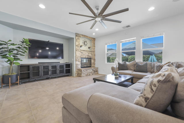 41153 Danforth Court, Indio CA: https://media.crmls.org/mediaz/176ebd75-33a8-4bc4-8f8e-b9b260fe6a27.jpg