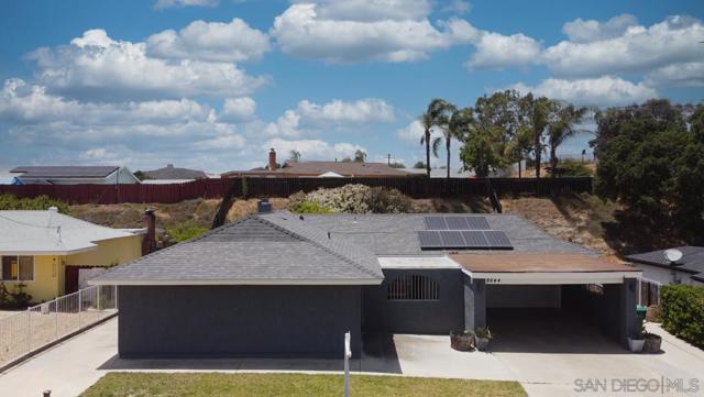 8644 Via Del Luz, El Cajon CA: https://media.crmls.org/mediaz/176efb3e-08e8-482b-a148-061be89f6fd4.jpg