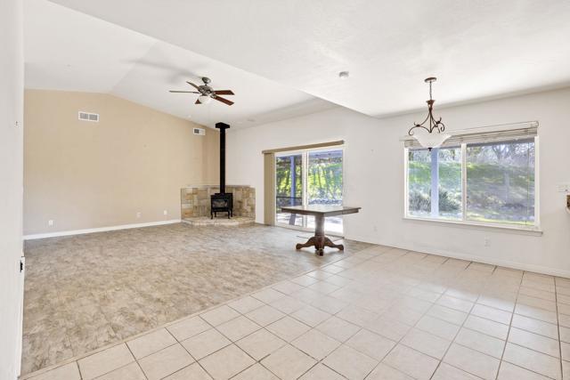 Detail Gallery Image 15 of 52 For 1420 Wilshire Rd, Fallbrook,  CA 92028 - 3 Beds | 2/1 Baths