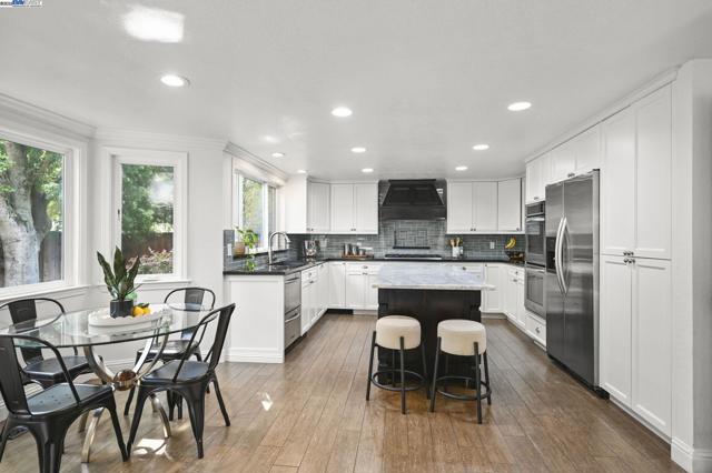 105 Creighton Way, Danville CA: https://media.crmls.org/mediaz/177010c8-b5bf-4017-ad75-fda2ca170139.jpg