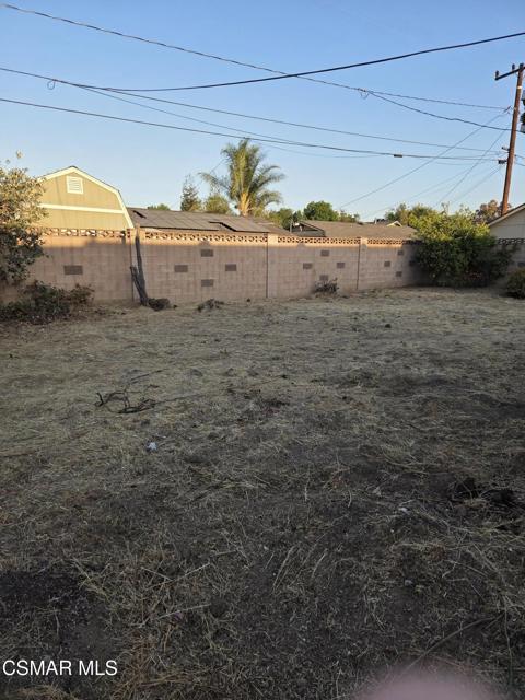 2267 Marshall Avenue, Simi Valley CA: https://media.crmls.org/mediaz/17704e8c-da9e-4054-b8d2-dba3cf37741d.jpg