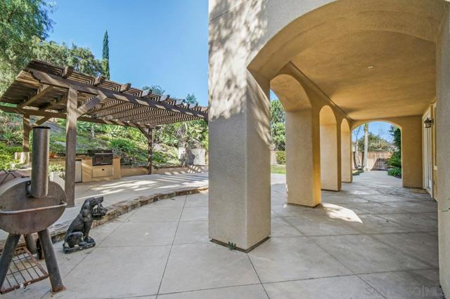 2957 Ranch Gate Rd, Chula Vista CA: https://media.crmls.org/mediaz/177092ee-7470-460b-b13e-b26fe3056a60.jpg