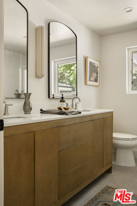 30610 Las Estrellas Drive, Malibu CA: https://media.crmls.org/mediaz/1770af8c-5888-40e0-8a71-092a122de2fb.jpg