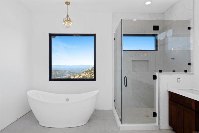 9607 Misty Meadow Lane, Escondido CA: https://media.crmls.org/mediaz/1771a659-343e-45e6-8175-5f927fe24e32.jpg