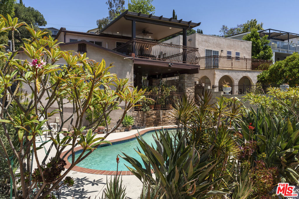 523 Oleander Drive