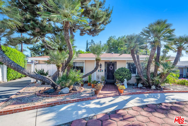 13016 Stagg Street photo 1