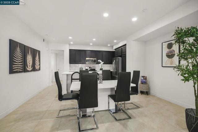 38976 Primula Ter, Newark CA: https://media.crmls.org/mediaz/17722404-5783-473e-9a06-465fc3d9f7f1.jpg