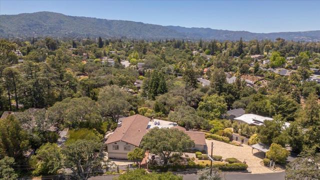 17095 Summit Way, Los Gatos CA: https://media.crmls.org/mediaz/17728f0c-15a7-4a93-a994-24d98578eb74.jpg