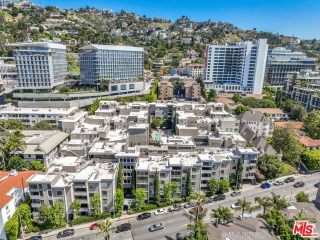 8455 Fountain Avenue, West Hollywood CA: https://media.crmls.org/mediaz/1772b975-743f-47d9-ae21-43782e4b290f.jpg