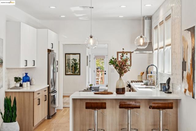 934 Apgar St, Oakland CA: https://media.crmls.org/mediaz/1774262b-f1be-45bf-9f84-10e5e66a3a1f.jpg