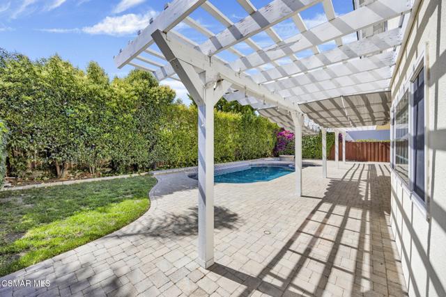 1661 Oldcastle Place, Westlake Village CA: https://media.crmls.org/mediaz/17746a2e-ff9e-4a44-a4a2-00fbd57f7964.jpg