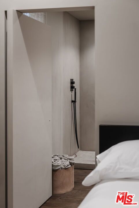 https://media.crmls.org/mediaz/17749eb7-dc99-4e9a-89fe-923bcdd1621f.jpg?preset=X-Large