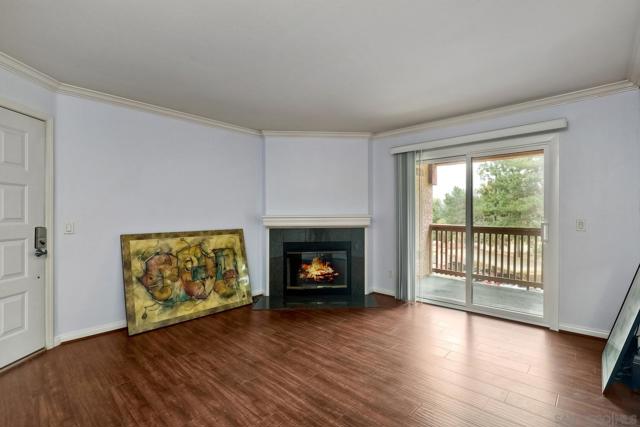 12007 Alta Carmel Ct, San Diego CA: https://media.crmls.org/mediaz/17753424-22f2-417e-85e8-c312104352a4.jpg
