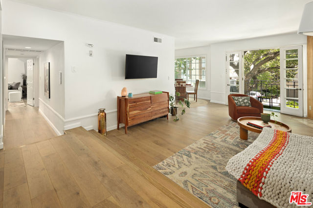2219 S Bentley Avenue, Los Angeles CA: https://media.crmls.org/mediaz/17765b22-05dd-49cc-aaa2-5d85f4d3da51.jpg