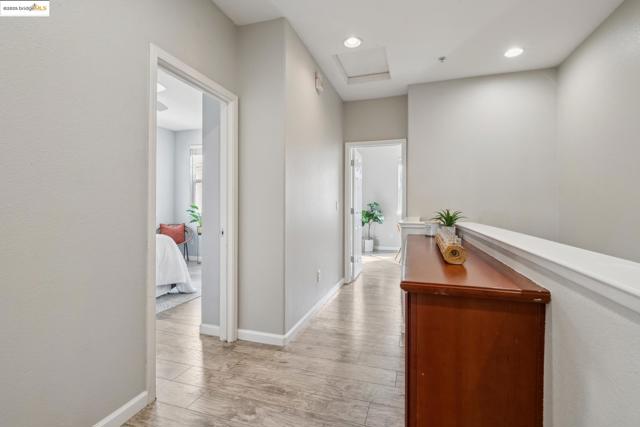 711 Summer Ln, Richmond CA: https://media.crmls.org/mediaz/177771fa-698b-46c3-bea6-a26eb4cc8d2f.jpg
