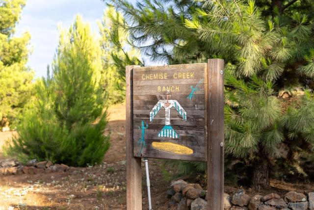 15091 Chemise Creek Rd, Ramona CA: https://media.crmls.org/mediaz/17778dba-ba2e-4192-8b08-3a629d70fb9f.jpg