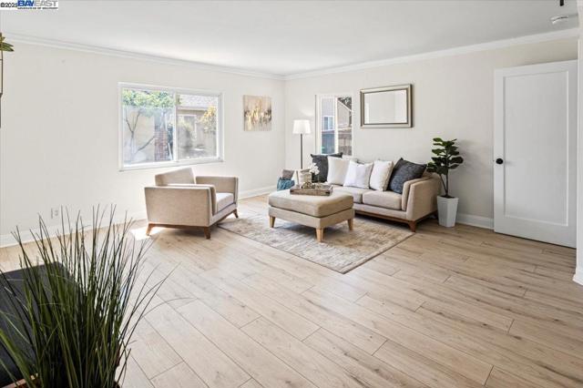 1042 Georgean St, Hayward CA: https://media.crmls.org/mediaz/17778ee5-ad71-4210-9146-e0166504f2fe.jpg