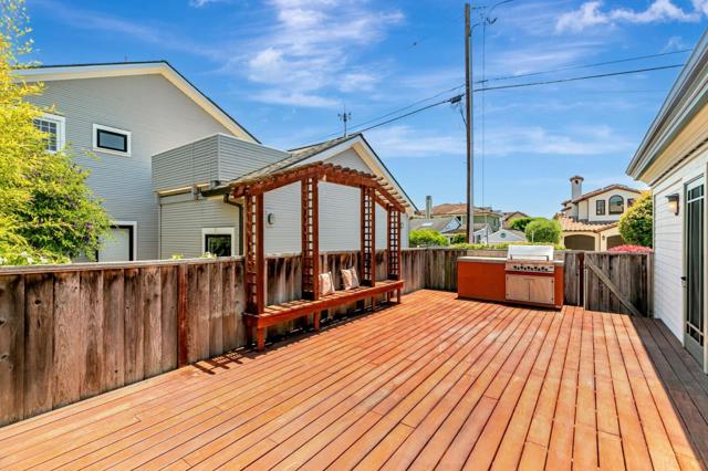 5005 Emerald Street, Capitola CA: https://media.crmls.org/mediaz/1778091a-ebd8-496c-bc86-791de48d1eb1.jpg