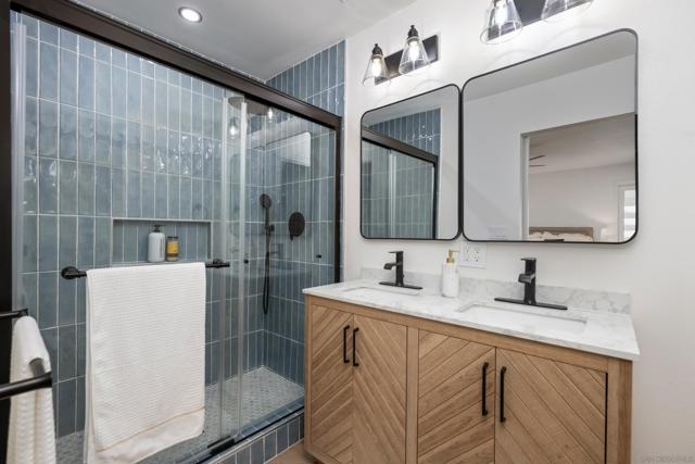 Image 4 of 28 For 3988 Ashford St