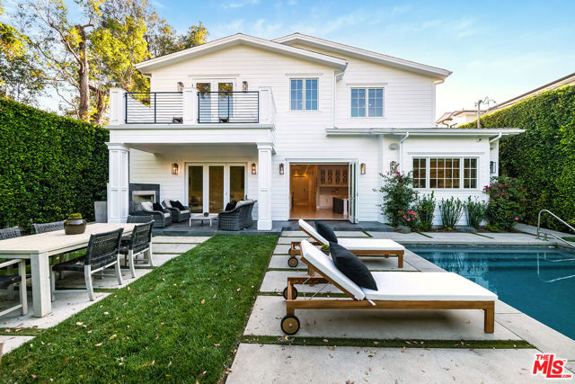 4402 Ledge Avenue, Toluca Lake CA: https://media.crmls.org/mediaz/1778e2d5-bb85-48dc-9b5a-3f3410abf02d.jpg