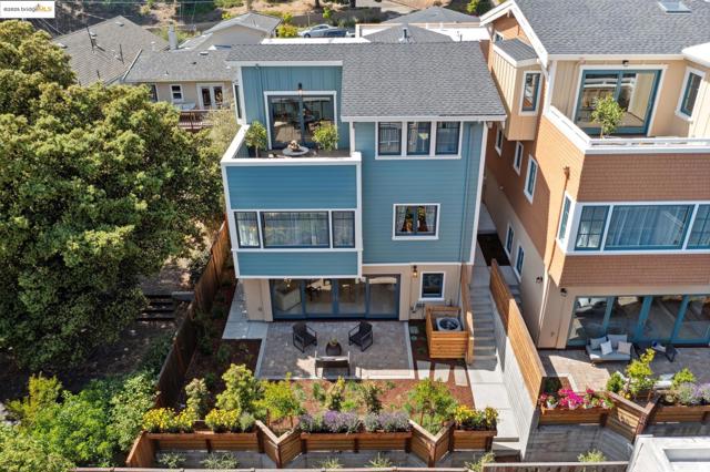 4428 Howe St, Oakland CA: https://media.crmls.org/mediaz/17794fa1-e8bd-4057-910c-e1bca6288918.jpg