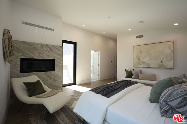 Image 26 of 44 For 3848 Vantage Avenue