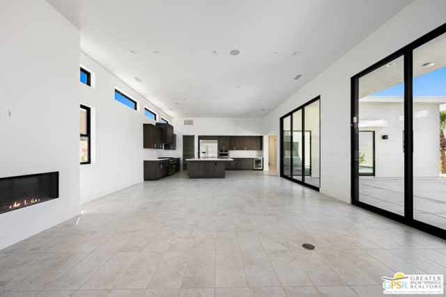 2 Marine Way, Rancho Mirage CA: https://media.crmls.org/mediaz/177a5dee-8d8e-41f0-bd06-0261f257c45a.jpg