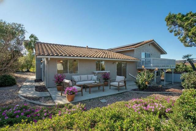 Detail Gallery Image 5 of 48 For 11000 Meadow Glen Way East, Escondido,  CA 92026 - 3 Beds | 2/1 Baths