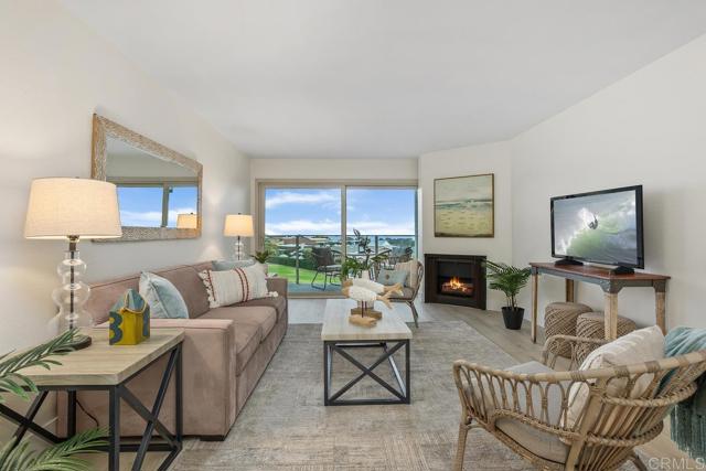 640 W Solana Circle, Solana Beach CA: https://media.crmls.org/mediaz/177b73f9-7f52-47ea-9d42-a9dda105c9b6.jpg