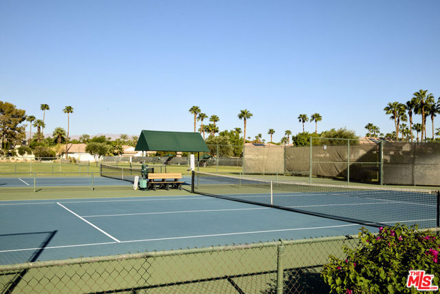 10 Wimbledon Circle, Rancho Mirage, CA 92270