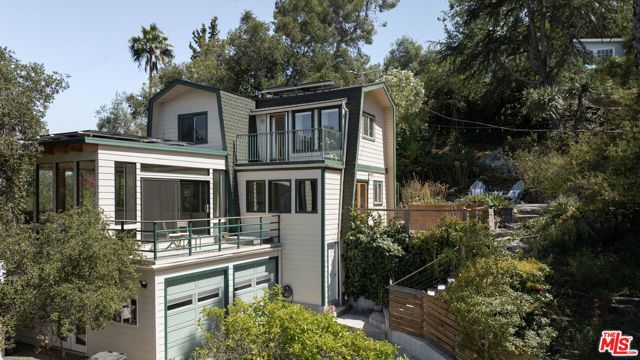 1212 Fernwood Pacific Drive, Topanga CA: https://media.crmls.org/mediaz/177c3ea7-67c6-47aa-acae-b3dd28012410.jpg