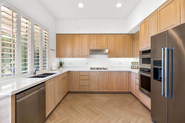 479 Desert Holly Drive, Palm Desert, CA 92211