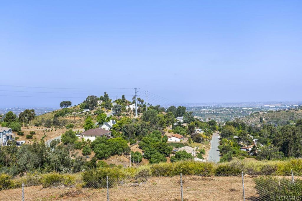 https://media.crmls.org/mediaz/177cf10b-00f9-4047-88a5-0d84d5d9d51b.jpg?preset=X-Large