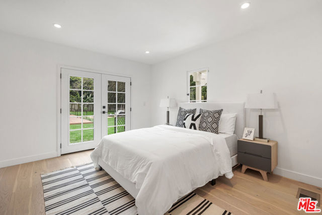 712 N RODEO Drive, Beverly Hills CA: https://media.crmls.org/mediaz/177d5845-a8fd-4d8e-8c3b-e24496622cc7.jpg
