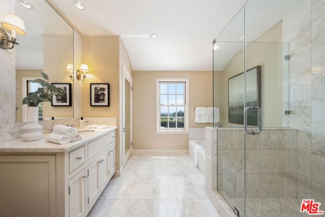 Drew Fenton | 220 Bentley Circle Los Angeles CA | MLS: 7377652