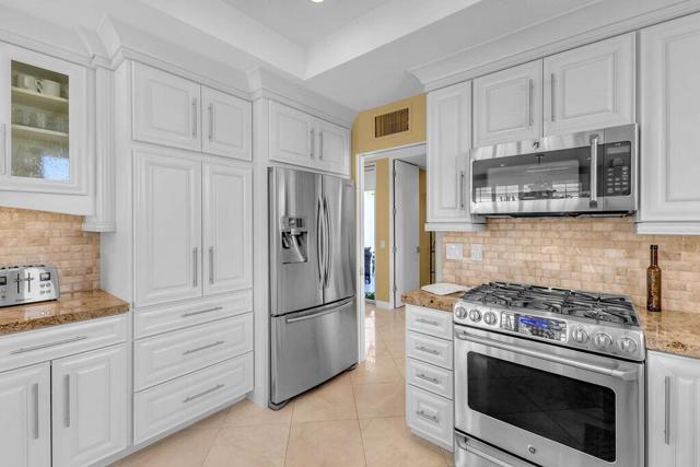 Image 28 of 57 For 48900 Avenida El Nido