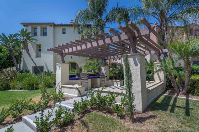 Detail Gallery Image 6 of 13 For 1291 Blue Jean Way Unit 4, Chula Vista,  CA 91913 - 2 Beds | 2/1 Baths