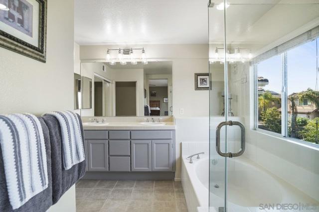 11506 Village Ridge Rd, San Diego CA: https://media.crmls.org/mediaz/177fbf53-75dd-4315-8df9-6cb38c25651c.jpg