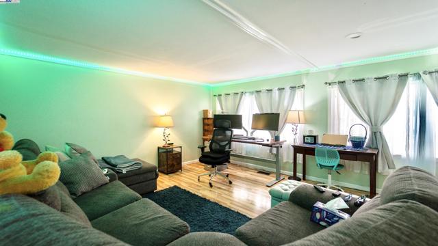 Image 2 of 13 For 1542 Balein Ct