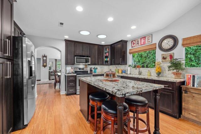 Detail Gallery Image 11 of 42 For 4439 Salisbury Dr, Carlsbad,  CA 92010 - 4 Beds | 2 Baths