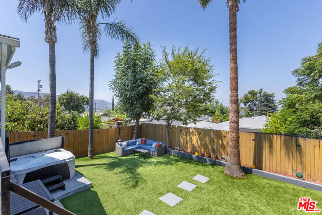 10315 Fairgrove Avenue, Tujunga CA: https://media.crmls.org/mediaz/177fe353-80d0-4b7b-b384-e283a470aff1.jpg