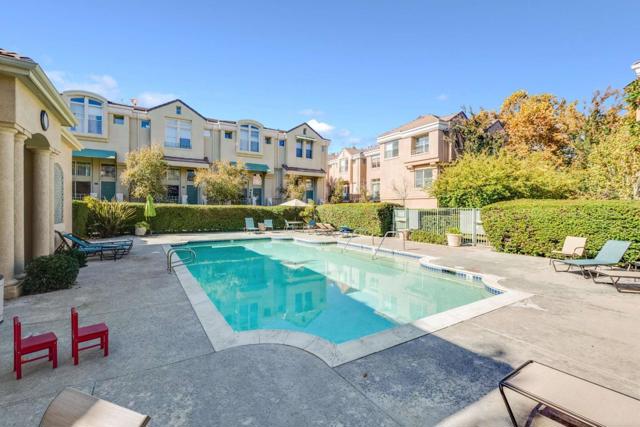 150 Holly Court, Mountain View CA: https://media.crmls.org/mediaz/178044e4-f0b6-47cf-8b96-98f8ad6b57cc.jpg